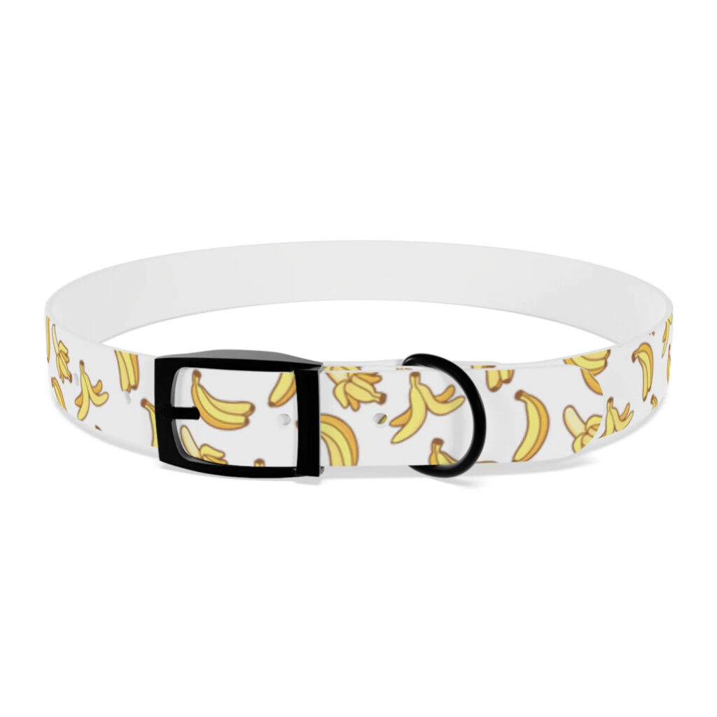 White pet collar with a banana pattern illustrated on it